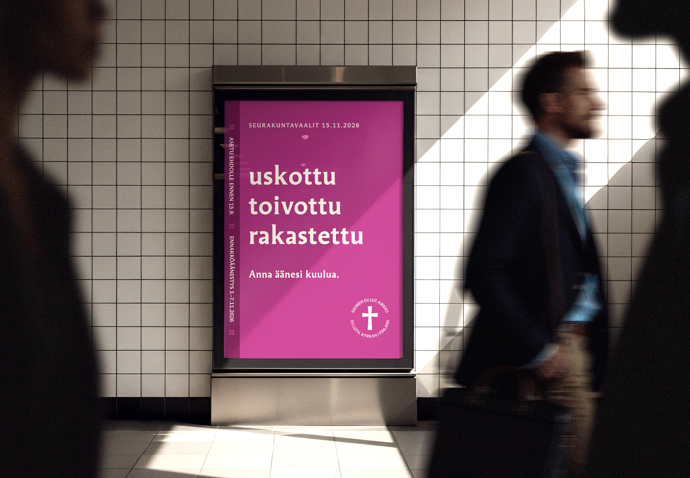 Kadulla seurakuntavaalien juliste, jossa lukee 